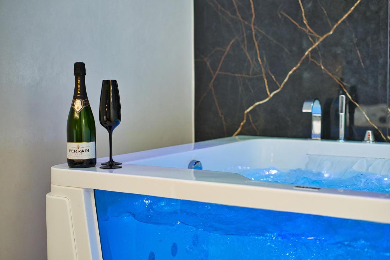 Distinto Suite & Rooms Lecce Exterior foto