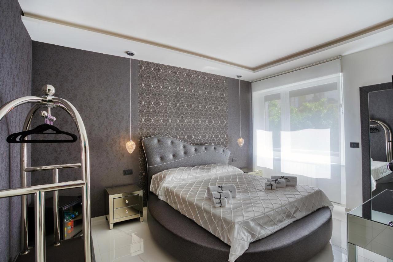 Distinto Suite & Rooms Lecce Exterior foto