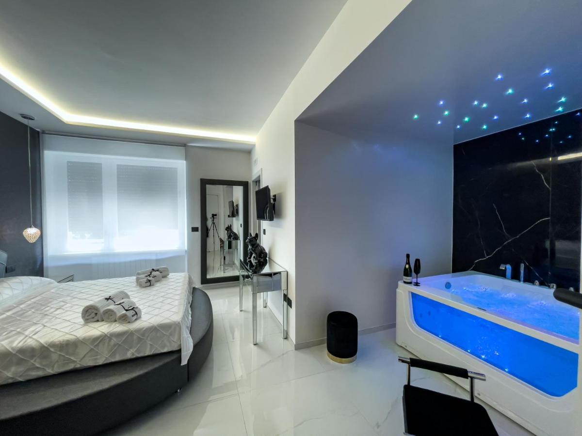 Distinto Suite & Rooms Lecce Exterior foto