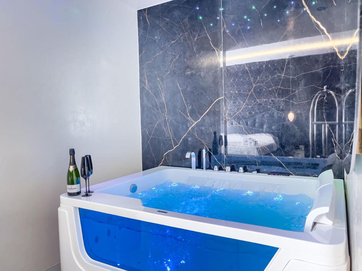 Distinto Suite & Rooms Lecce Exterior foto